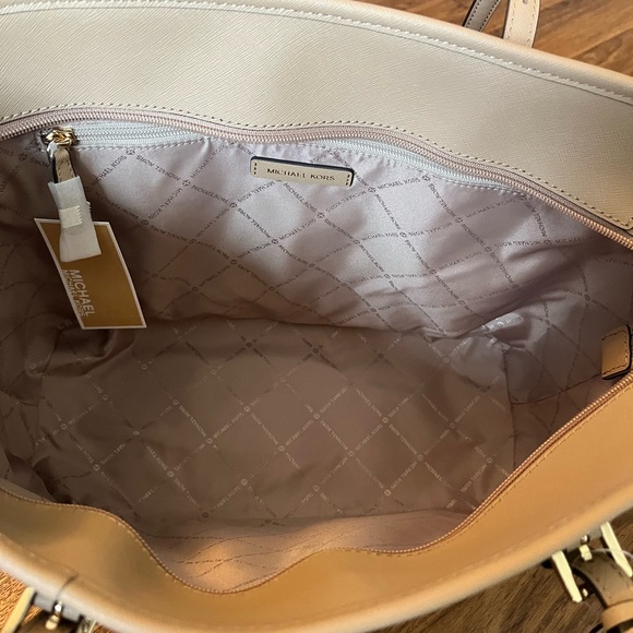 Michael Kors Large shoulder Tote Bag Leather Camel NWT Jet Set Travel Purse - Picture 7 of 10